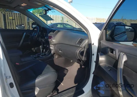 2011 Toyota Highlander Se V6 from USA, damaged, VIN 5TDBK3EH1BS060582